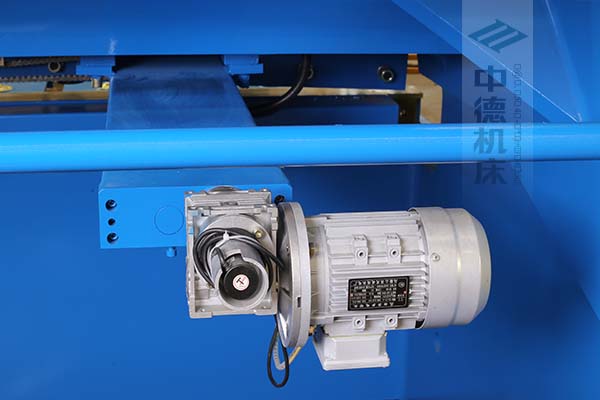 ZDS-2032后擋料AC電機(jī)與減速器一體，故障少，速度快.jpg