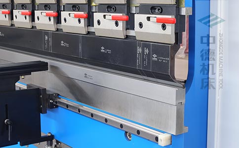 ZDPK-10025分段數(shù)控模具及高精度模具快夾，換模速度快5倍，加高型模托是門(mén)業(yè)制造專業(yè)配置.jpg