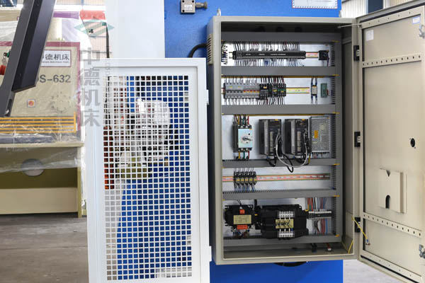 ZDPK-4015采用法國進口施耐德元氣件，抗干擾，穩(wěn)定耐用壽命長.jpg